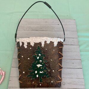 Vintage Rustic Christmas Metal Wall Door Hanging Basket XMAS Tree Snow Leather